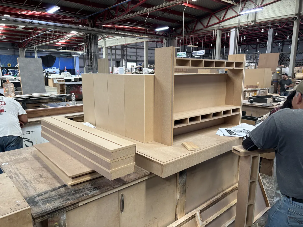 Construcción de mobiliario en carpintería de Grupo EDM